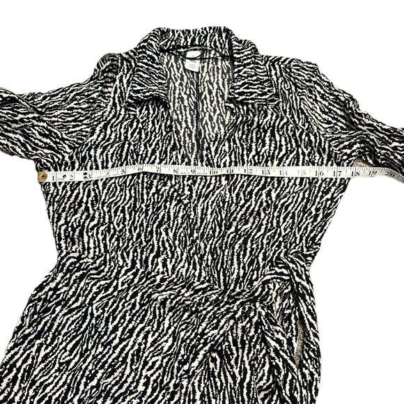 H&M Wrap Dress Size Small Nice Pattern Plunge Neckline Long Sleeves - Picture 9 of 14